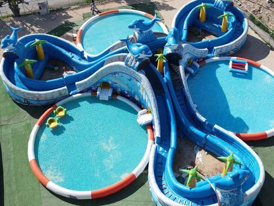 Outdoor commercial grade inflatable mobile water park