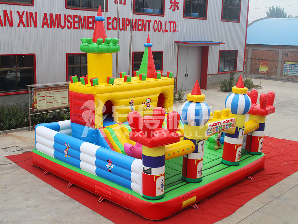 inflatable disney castle playground 6.7x6.7m