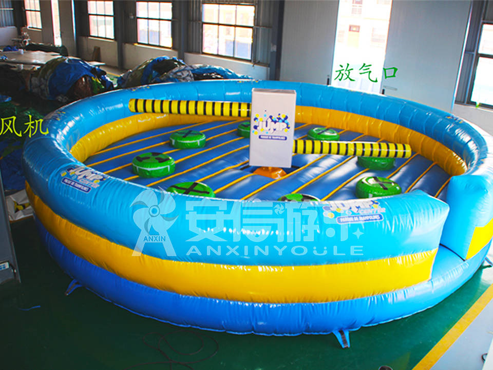 Inflatable mechanical meltdown game