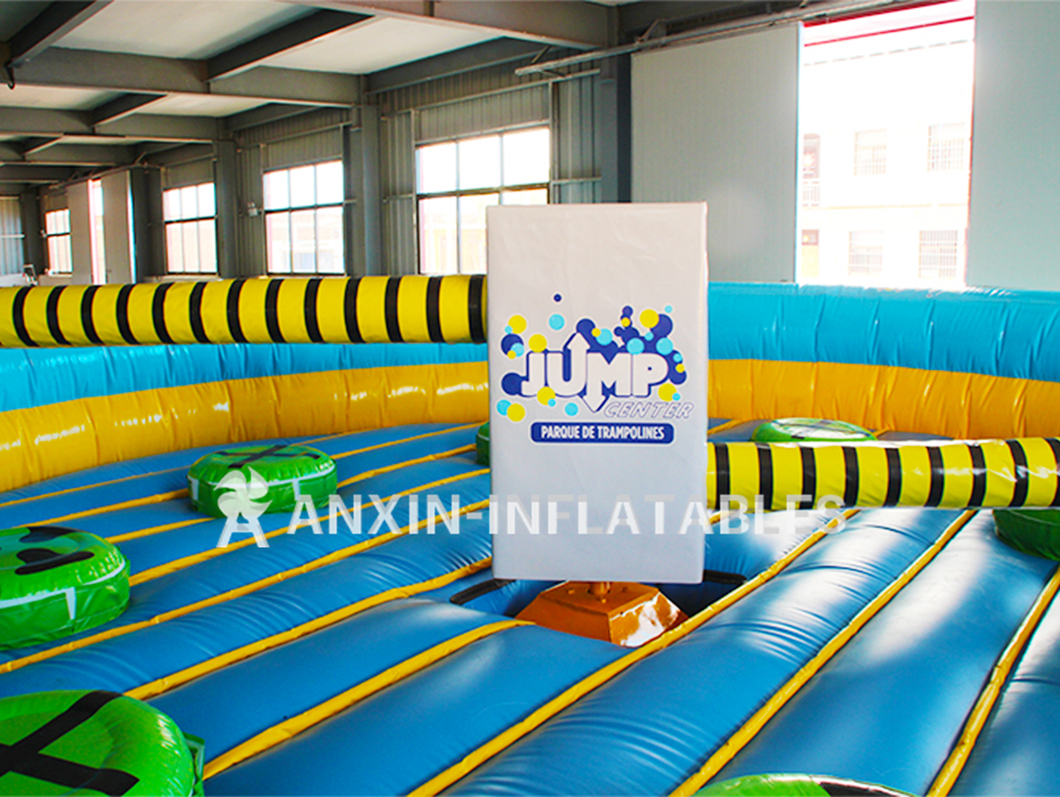 Inflatable mechanical meltdown game