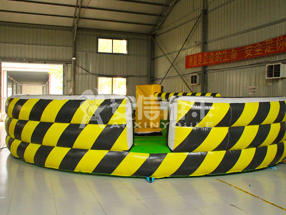 Inflatable mechanical meltdown game