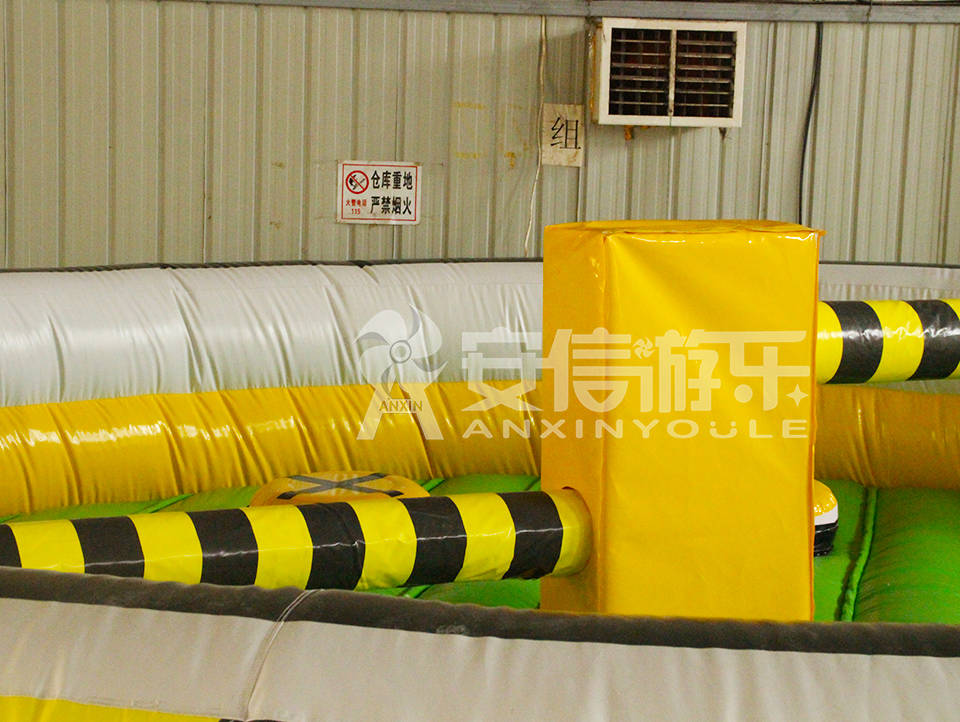 Inflatable mechanical meltdown game