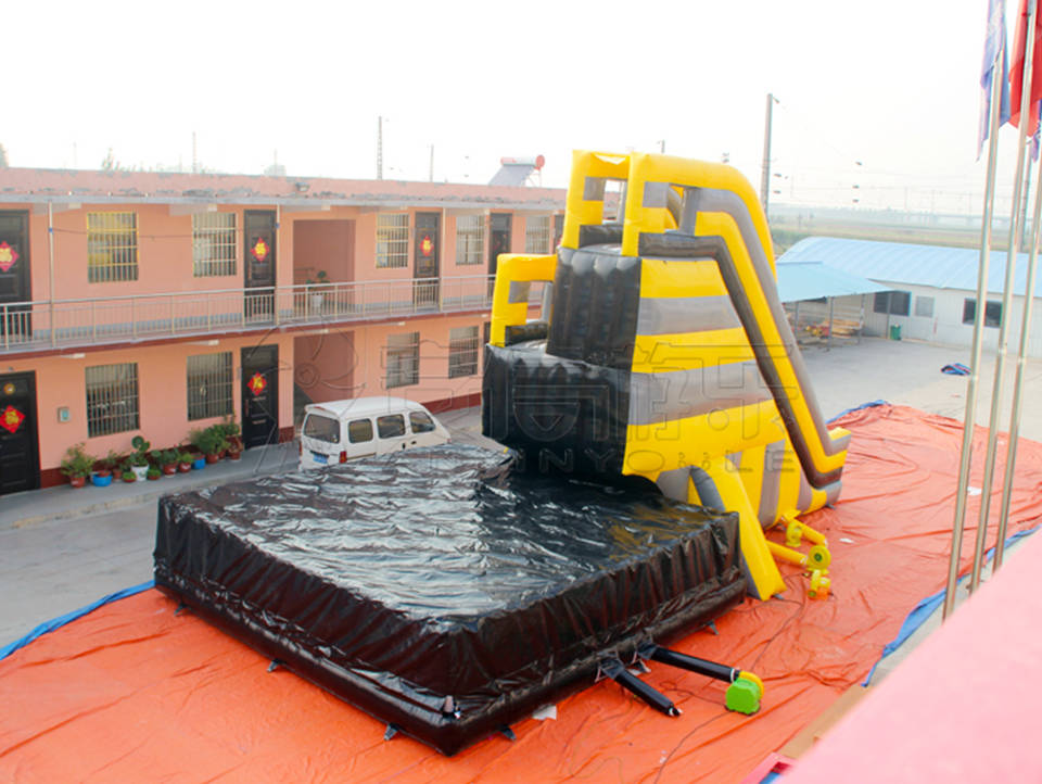 Inflatable stunt jumping game with jumping bag