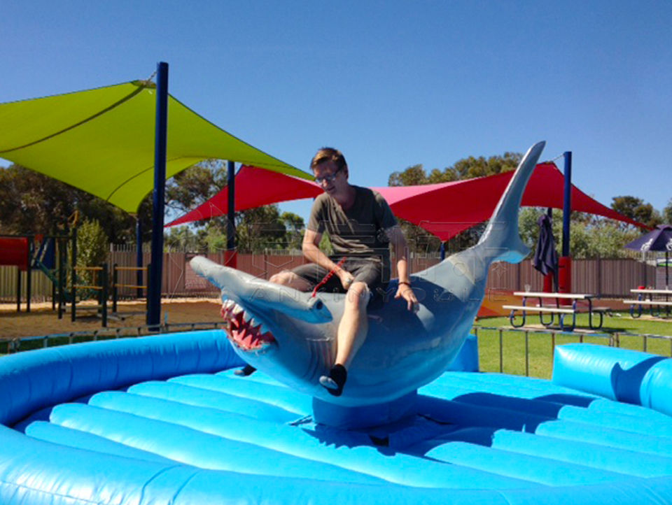 Customized inflatable mechanical shark ride game