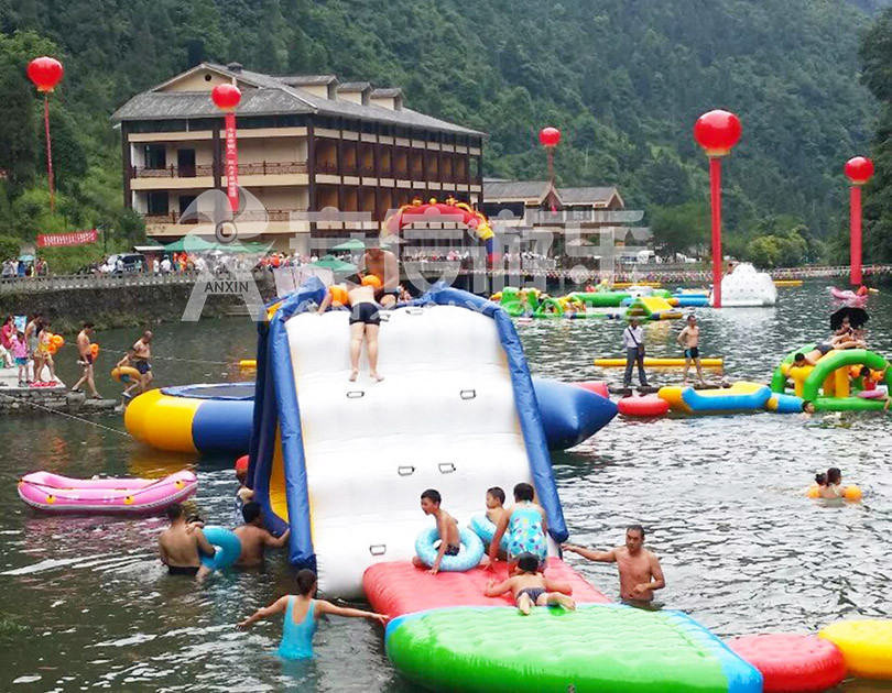 ANXIN project inflatable floating obstacle course in guizhou