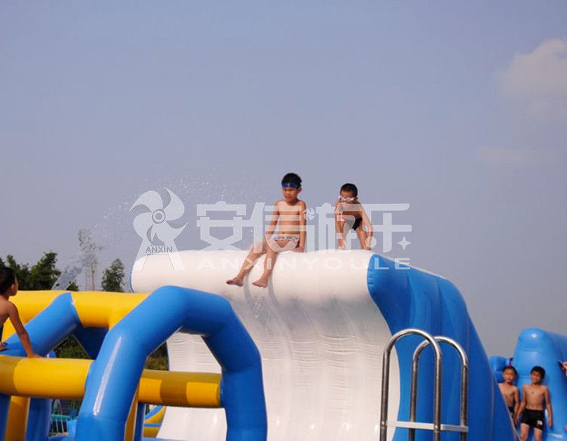 ANXIN Inflatable obstacle course floating mobile water park