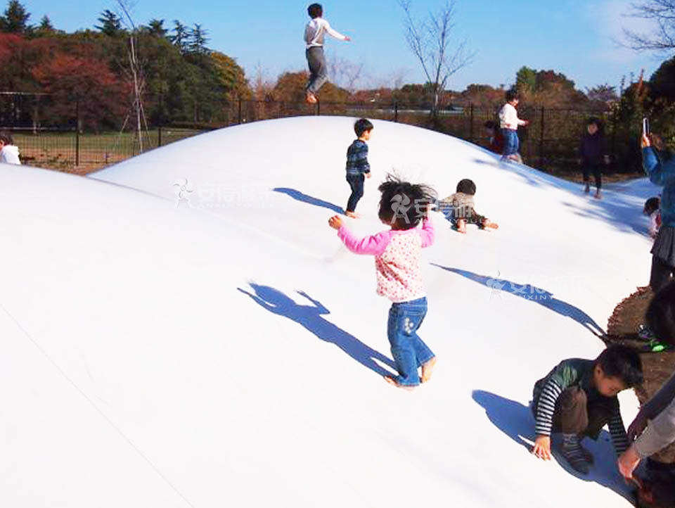 Jumping Cloud for Parks