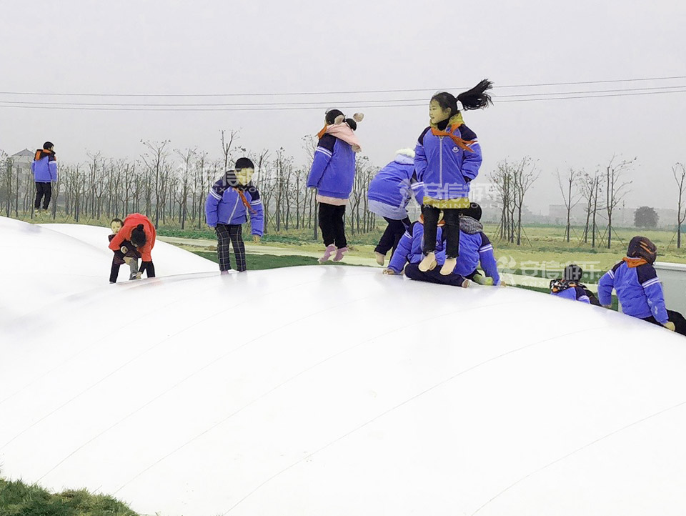 Jumping Cloud for Parks