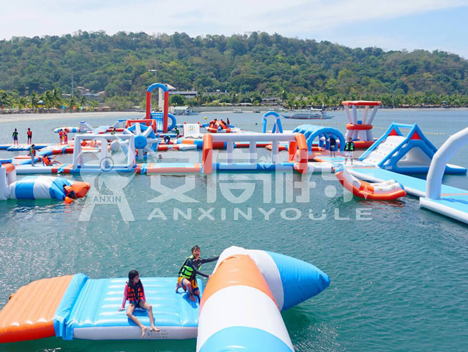 Inflatable Floating Water Park obstacle course